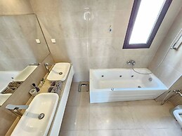 Elegant and Modern Villa V 04