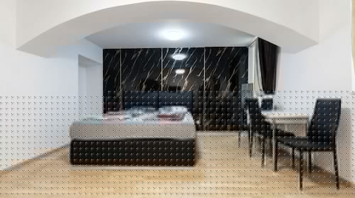 Cozy 1BR Plus LR Near Amusement Park
