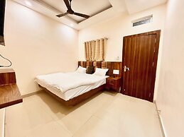 Prime Located Hotel F T Palace