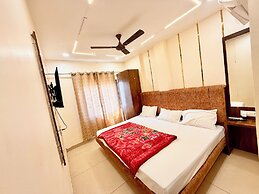 Prime Located Hotel F T Palace