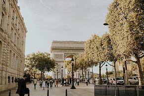 Merveil - Luxury Suite - Marais Archives