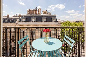 Family Suite Tilsitt Eiffel Tower view