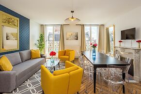 Family Suite Tilsitt Eiffel Tower view