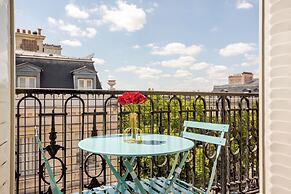 Family Suite Tilsitt Eiffel Tower view