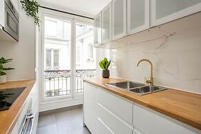 Family Suite Tilsitt Eiffel Tower view