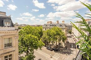 Family Suite Tilsitt Eiffel Tower view