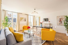 Family Suite Tilsitt Eiffel Tower view