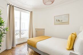 Family Suite Tilsitt Eiffel Tower view