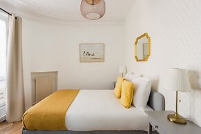 Family Suite Tilsitt Eiffel Tower view