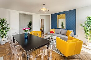 Family Suite Tilsitt Eiffel Tower view