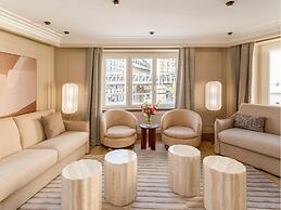Signature Suite Eiffel Tower terrace