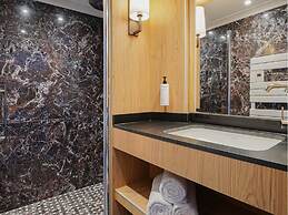 Signature Suite Eiffel Tower terrace