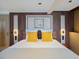 Signature Suite Eiffel Tower terrace