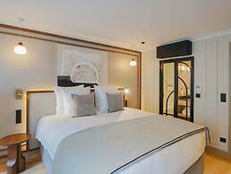 Signature Suite Eiffel Tower terrace