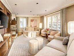Signature Suite Eiffel Tower terrace