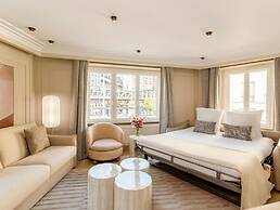 Signature Suite Eiffel Tower terrace