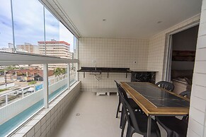 Apto com Garagem e Varanda a 450m da Praia