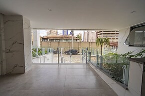 Apto com Garagem e Varanda a 450m da Praia
