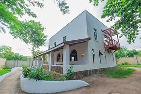 Luxurious Diani Beach Villa With Private Pool