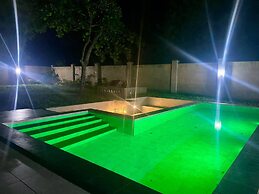 Luxurious Diani Beach Villa With Private Pool