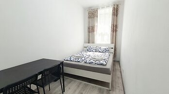 15 Min to Vienna Center - Affordable & Simple 5BR Apt with WIFI