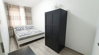 15 Min to Vienna Center - Affordable & Simple 5BR Apt with WIFI