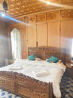 Houseboat Newheidi