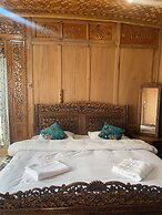 Houseboat Newheidi