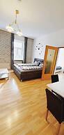 Stylish 2-BR Apartment in Vienna's Simmering Area