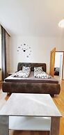 Stylish 2-BR Apartment in Vienna's Simmering Area