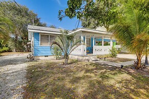 Walk to Shops & Dining: Downtown Stuart Home!