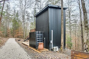 Secluded Red River Gorge Cabin w/ Rooftop Deck!