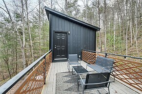Secluded Red River Gorge Cabin w/ Rooftop Deck!