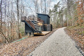 Secluded Red River Gorge Cabin w/ Rooftop Deck!