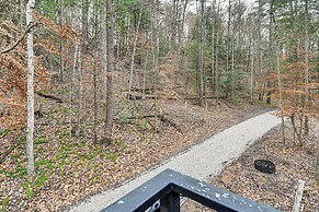 Secluded Red River Gorge Cabin w/ Rooftop Deck!