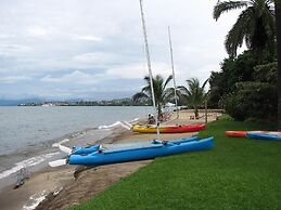 Kivu Go-Lax Resort