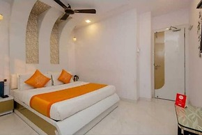 Hotel Satellite