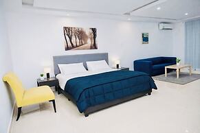 Tris Estates Hotel & Suites