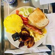 Tris Estates Hotel & Suites