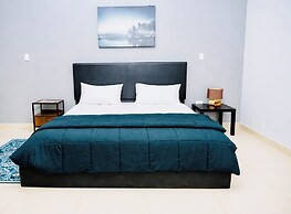 Tris Estates Hotel & Suites