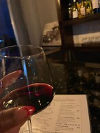 Tris Estates Hotel & Suites