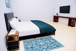 Tris Estates Hotel & Suites