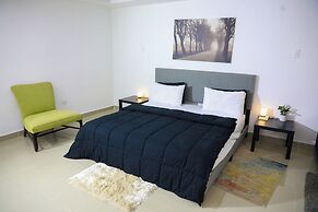 Tris Estates Hotel & Suites