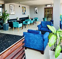 Tris Estates Hotel & Suites