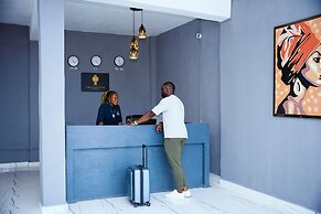 Tris Estates Hotel & Suites