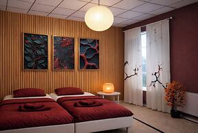 Crimson Autumn Suites JP