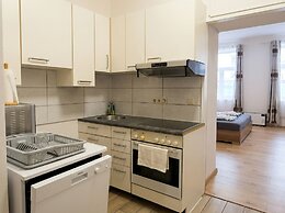 Only 15 Min to Center - Comfortable 1BR Apartment with TV & WIFI