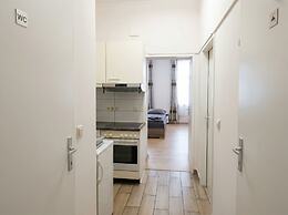 Only 15 Min to Center - Comfortable 1BR Apartment with TV & WIFI
