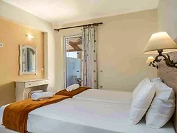 Manousis ApartHotel