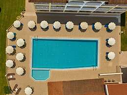 Manousis ApartHotel